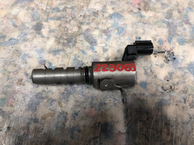 Клапан изменения фаз ГРМ TOYOTA SIENNA 11-16 2015 Минивэн 3.5 2GR-FE 15330-0P020 Б/У