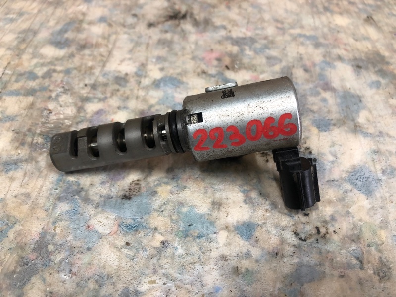 Запчасть клапан изменения фаз грм TOYOTA SIENNA 11-16 2015 Минивэн 3.5 2GR-FE 15340-0P020 Б/У Клапан изменения фаз ГРМ TOYOTA SIENNA 11-16 2015 Минивэн 3.5 2GR-FE 15340-0P020 Б/У