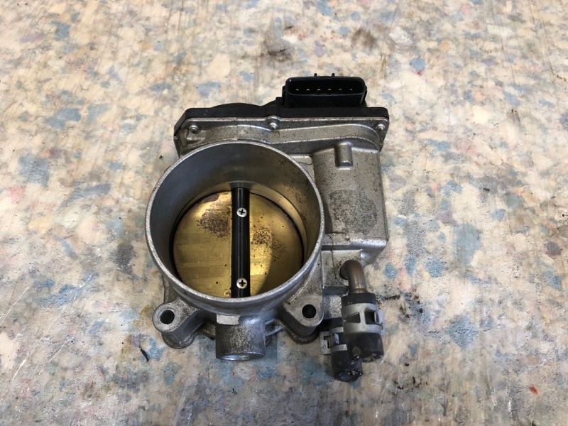 Дроссельная заслонка TOYOTA SIENNA 11-16 2015 Минивэн 3.5 2GR-FE 22030-0P050 Б/У