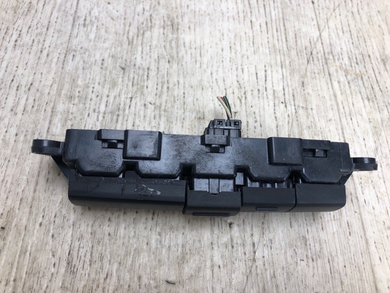 Кнопка аварийной сигнализации JEEP COMPASS 06-16 MK49 2.0 ECN