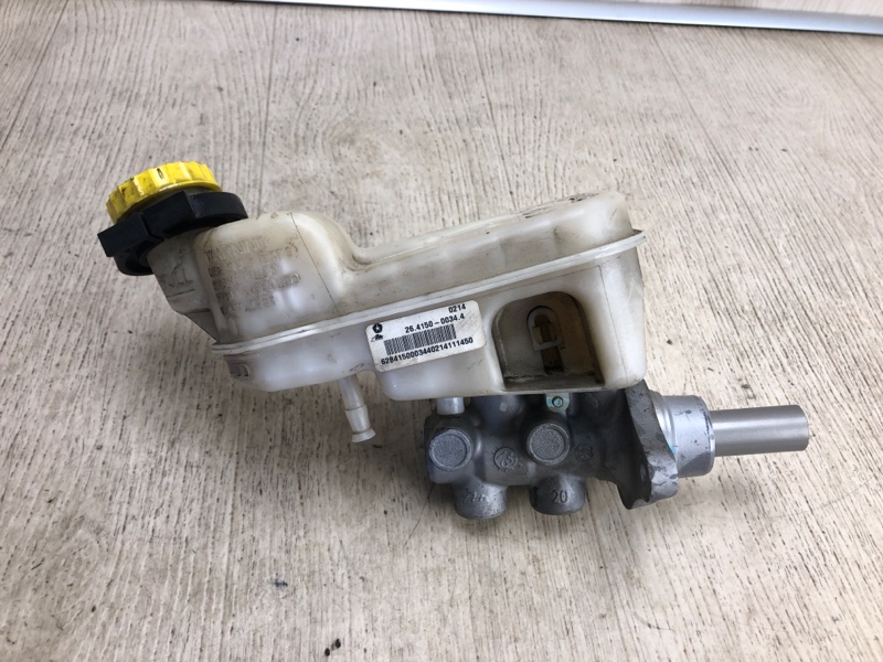 Запчасть главный тормозной цилиндр JEEP COMPASS 06-16 2014 MK49 2.0 ECN 5175093AA Б/У Главный тормозной цилиндр JEEP COMPASS 06-16 2014 MK49 2.0 ECN 5175093AA Б/У