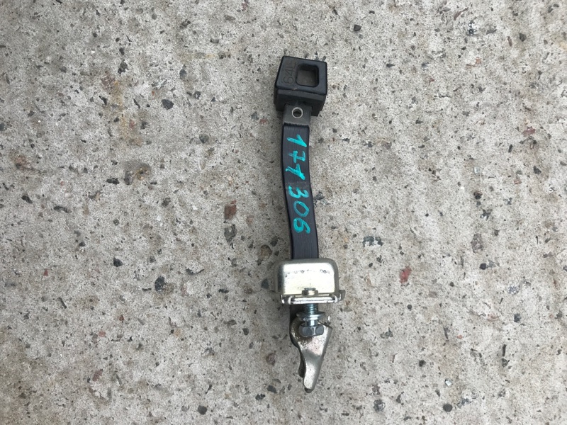 Ограничитель двери задний левый MITSUBISHI ASX / OUTLANDER SPORT 10-21 Б/У