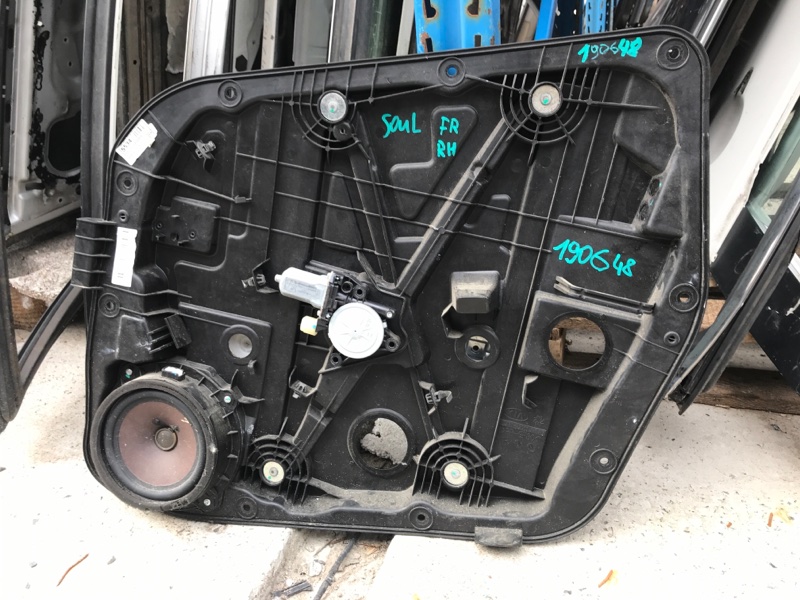 Запчасть стеклоподъемник передний правый KIA SOUL PS 13-19 2017 PS 1.6 82481-B2010 Б/У Стеклоподъемник передний правый KIA SOUL PS 13-19 2017 PS 1.6 82481-B2010 Б/У