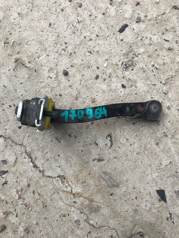 Ограничитель двери задний правый KIA SOUL PS 13-19 2014 PS 2.0 79490-B2000 Б/У