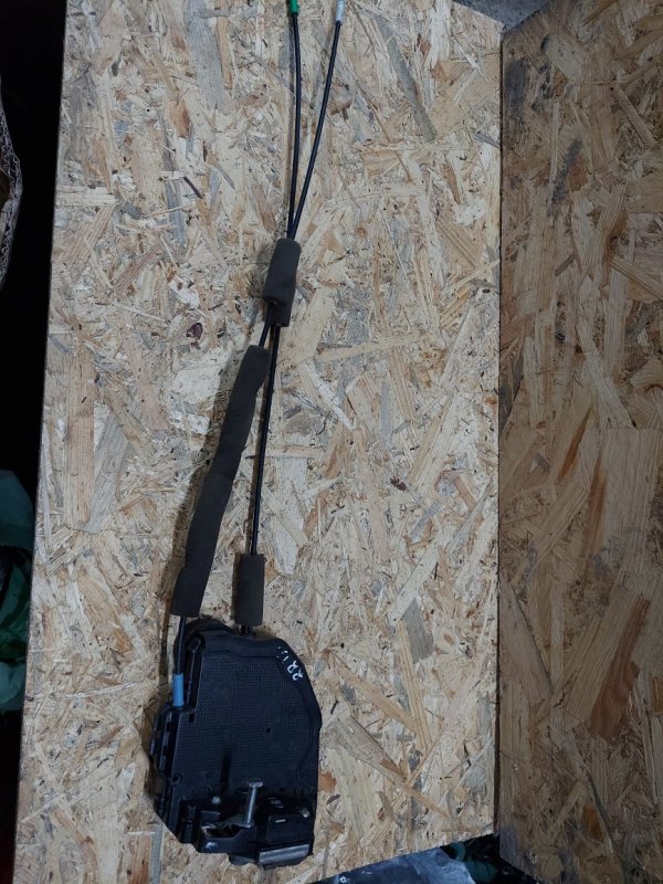 Замок двери задний левый LEXUS RX350/450 09-15 69060-33120 Б/У