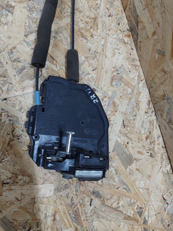 Замок двери задний левый RX350/450 09-15