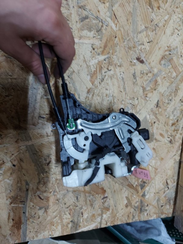 Замок двери задний левый MITSUBISHI OUTLANDER XL 05-13