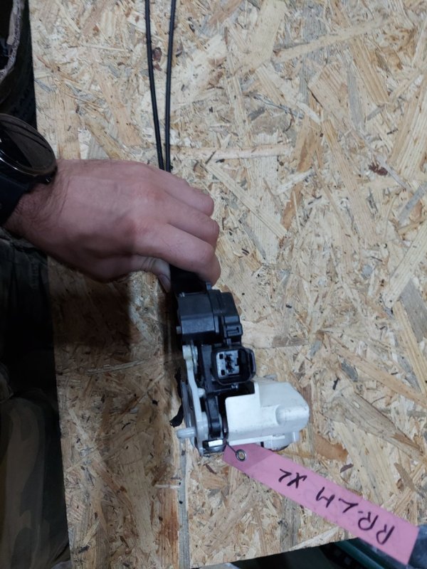 Замок двери задний левый OUTLANDER XL 05-13