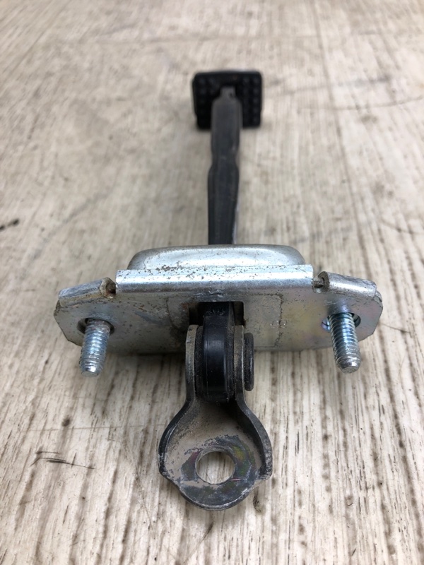 Ограничитель двери задний левый KIA OPTIMA TF 11-16 TF 2.4 G4KJ