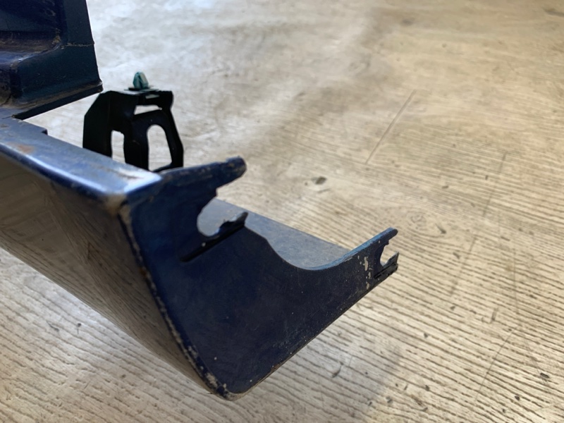 Накладка порога наружная правая 200 14-16 2015 UF 2.4 ED6