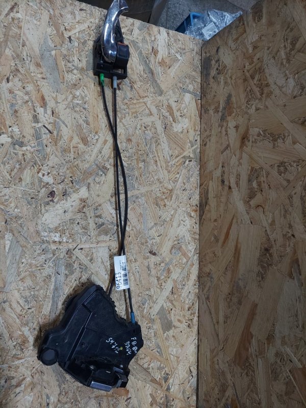 Замок двери передний правый RAV4 05-12 Замок двери передний правый RAV4 05-12