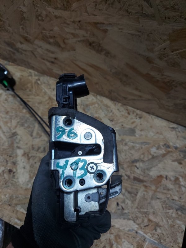 Замок двери передний правый RAV4 05-12 Замок двери передний правый RAV4 05-12