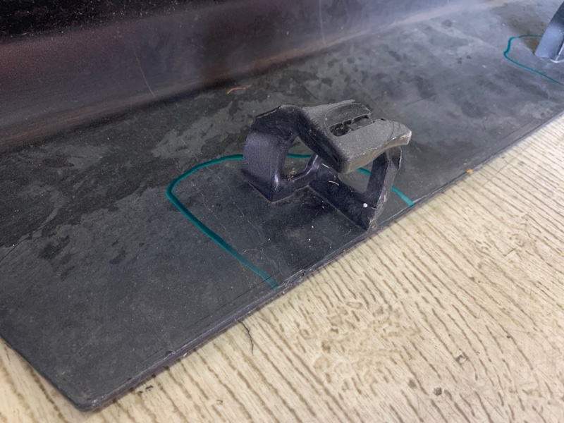 Накладка порога наружная левая 200 14-16 2015 UF 2.4 ED6