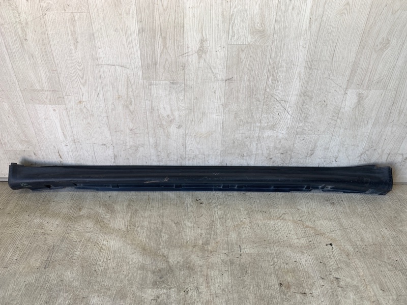 Накладка порога наружная левая NISSAN JUKE 10-19 2010 F15 1.6 MR16DDT 76851-1KA0A Б/У