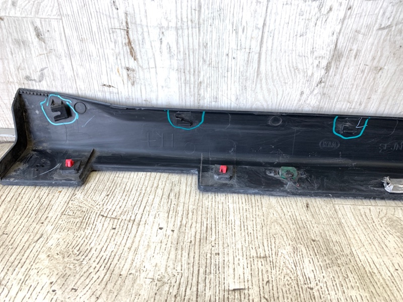 Накладка порога наружная левая SORENTO UM 14- 2015 UM 2.4 G4KJ