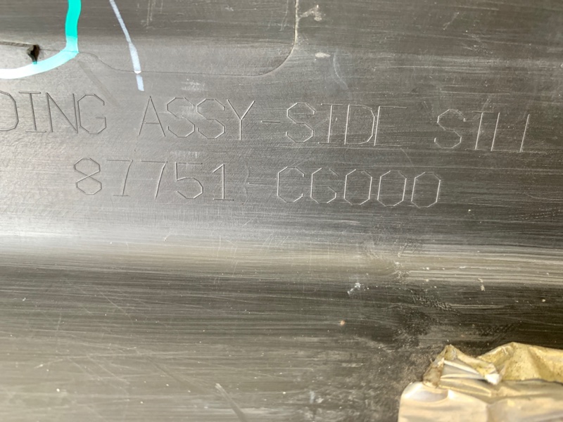 Накладка порога наружная левая SORENTO UM 14- 2015 UM 2.4 G4KJ