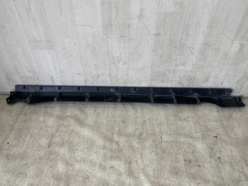 Накладка порога наружная левая CHEROKEE 14- 2014 KL 3.2 EHB Накладка порога наружная левая CHEROKEE 14- 2014 KL 3.2 EHB