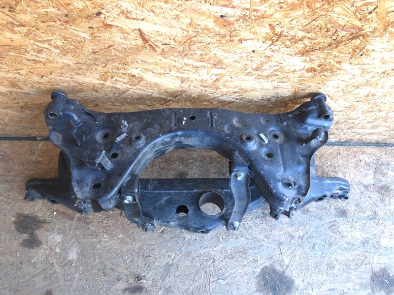 Балка задней подвески NISSAN QASHQAI/ROGUE SPORT 14- Внедорожник 2.5 Балка задней подвески NISSAN QASHQAI/ROGUE SPORT 14- Внедорожник 2.5