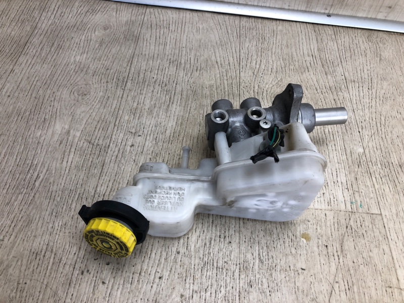 Главный тормозной цилиндр JEEP PATRIOT 10-17 MK74 2.0 ECN Главный тормозной цилиндр JEEP PATRIOT 10-17 MK74 2.0 ECN