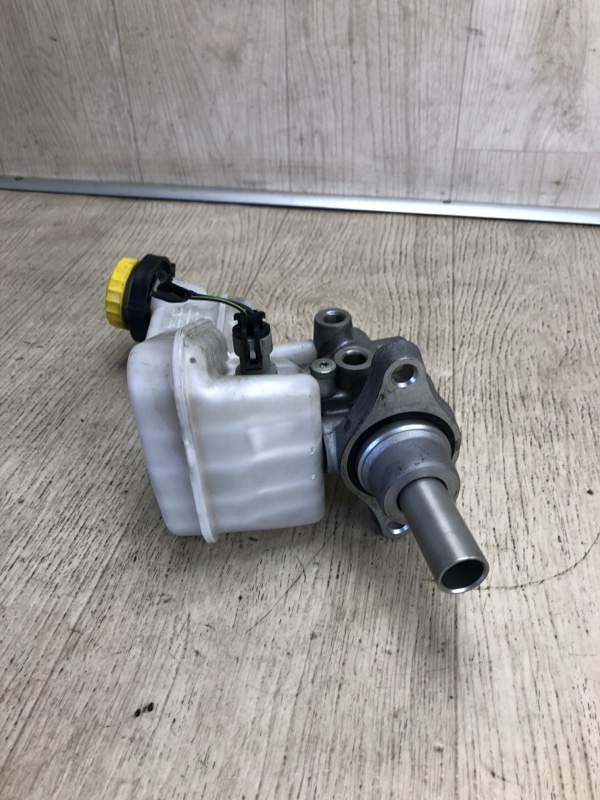 Главный тормозной цилиндр PATRIOT 10-17 2010 MK74 2.0 ECN Главный тормозной цилиндр PATRIOT 10-17 2010 MK74 2.0 ECN