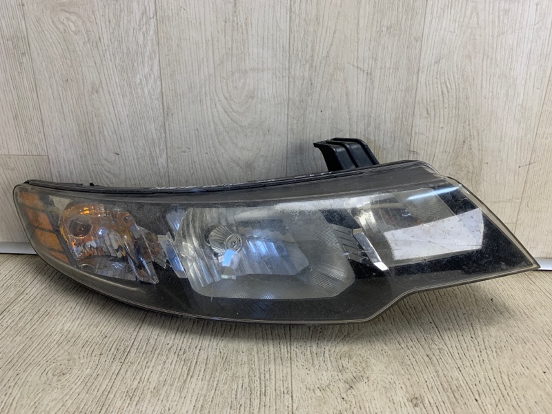Запчасть фара передняя правая KIA FORTE/CERATO TD 08-13 2009 TD 2.0 G4KD 92102-1M033 Б/У Фара передняя правая KIA FORTE/CERATO TD 08-13 2009 TD 2.0 G4KD 92102-1M033 Б/У