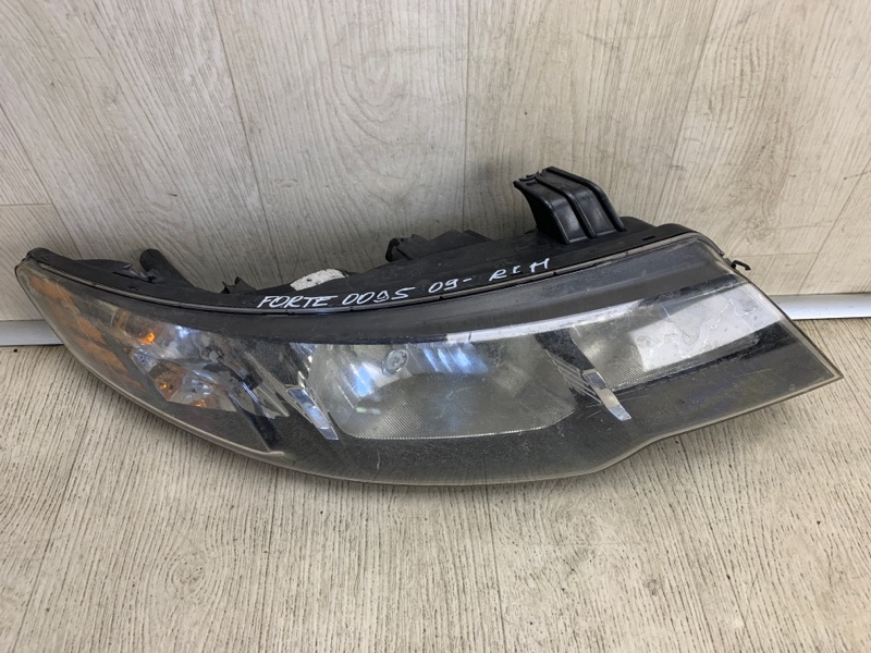 Фара передняя правая FORTE/CERATO TD 08-13 2009 TD 2.0 G4KD Фара передняя правая FORTE/CERATO TD 08-13 2009 TD 2.0 G4KD