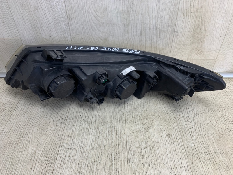 Фара передняя правая FORTE/CERATO TD 08-13 2009 TD 2.0 G4KD Фара передняя правая FORTE/CERATO TD 08-13 2009 TD 2.0 G4KD