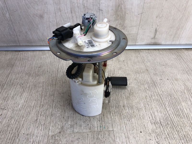 Топливный насос KIA FORTE/CERATO TD 08-13 2009 TD 2.0 G4KD 31110-1M500 Б/У