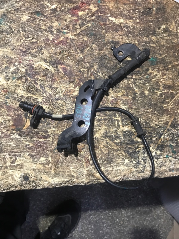 Запчасть датчик abs задний левый KIA OPTIMA TF 11-16 59930-2T700 Б/У Датчик ABS задний левый KIA OPTIMA TF 11-16 59930-2T700 Б/У