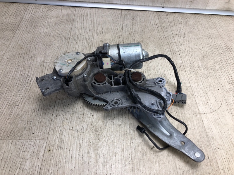 Запчасть моторчик привода ляды GMC ACADIA 12-16 2013 5R1 3.6 LLT 23245269 Б/У Моторчик привода ляды GMC ACADIA 12-16 2013 5R1 3.6 LLT 23245269 Б/У