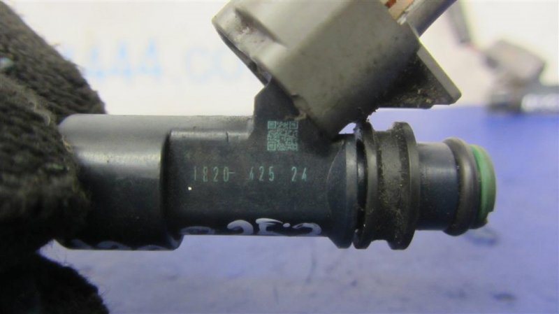 Форсунка топливная SUBARU FORESTER 12-19 2015 Внедорожник 2.5 16611AA810 Б/У