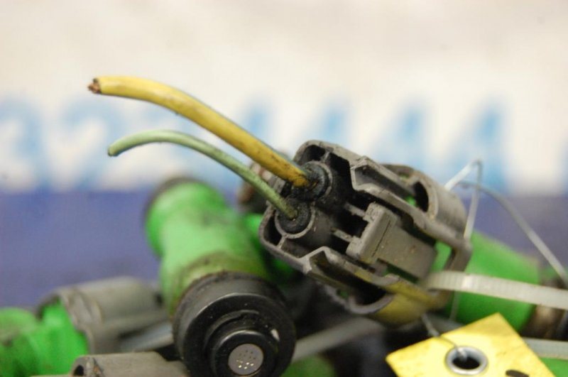 Форсунка топливная SUBARU TRIBECA B10 07-13 EZ36 16611AA740 Б/У