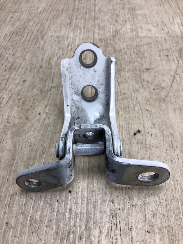 Петля двери нижняя задняя левая SONATA YF 10-14 2014 YF 2.0 G4KH Петля двери нижняя задняя левая SONATA YF 10-14 2014 YF 2.0 G4KH