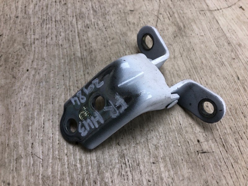 Петля двери нижняя передняя правая SONATA YF 10-14 2014 YF 2.0 G4KH Петля двери нижняя передняя правая SONATA YF 10-14 2014 YF 2.0 G4KH