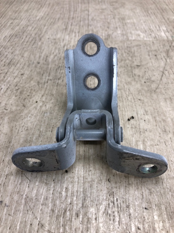 Петля двери нижняя передняя правая SONATA YF 10-14 2014 YF 2.0 G4KH Петля двери нижняя передняя правая SONATA YF 10-14 2014 YF 2.0 G4KH