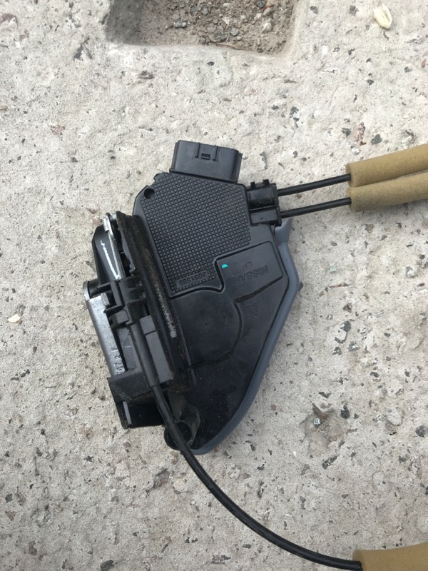 Замок двери задний левый ALTIMA L33 12-18 2014 L33 2.5