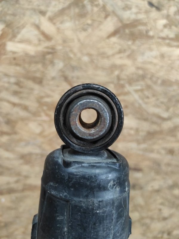 Амортизатор задний MDX (YD2) 06-13 Внедорожник Амортизатор задний MDX (YD2) 06-13 Внедорожник