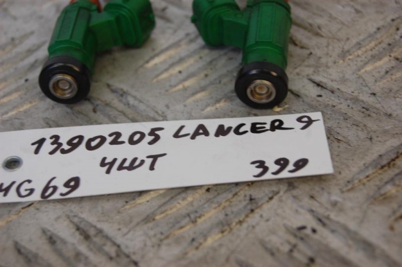 Запчасть форсунка топливная MITSUBISHI LANCER IX 9 03-07 2004 Седан 2.4 MR988406 Б/У Форсунка топливная MITSUBISHI LANCER IX 9 03-07 2004 Седан 2.4 MR988406 Б/У