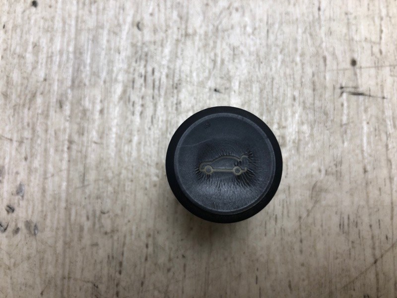 Запчасть кнопка открывания багажника внутренняя CHEVROLET CRUZE 15- 2019 J400 1.4T LE2 13416201 Б/У Кнопка открывания багажника внутренняя CHEVROLET CRUZE 15- 2019 J400 1.4T LE2 13416201 Б/У