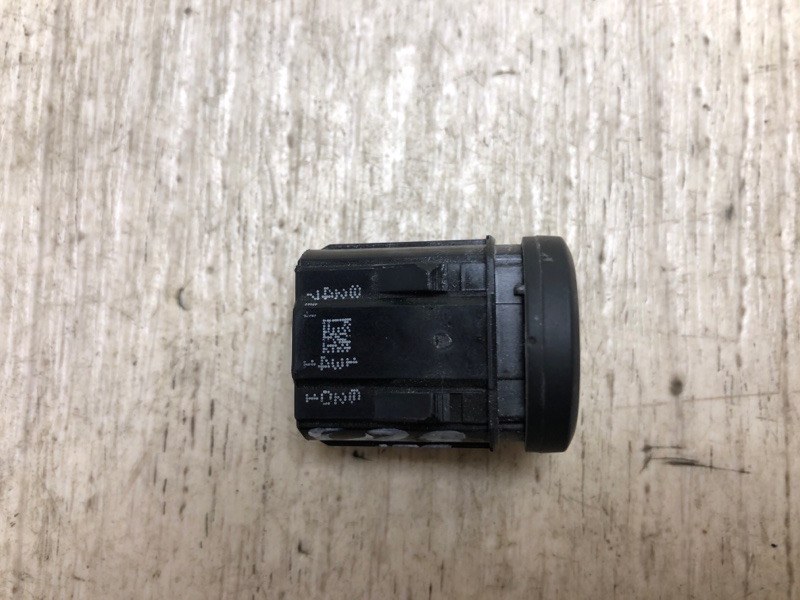 Кнопка открывания багажника внутренняя CHEVROLET CRUZE 15- J400 1.4T LE2 Кнопка открывания багажника внутренняя CHEVROLET CRUZE 15- J400 1.4T LE2