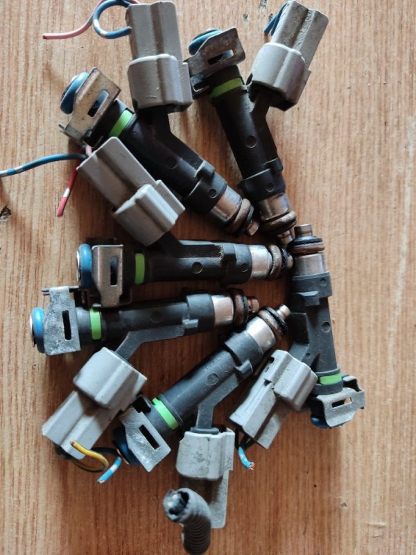 Форсунка топливная MITSUBISHI OUTLANDER XL 05-13 2006 Внедорожник 3.0 1465A080 Б/У