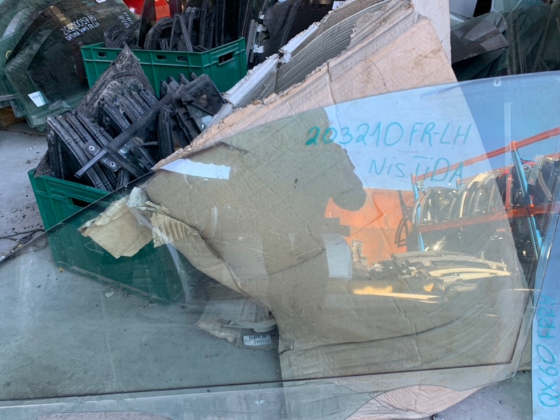 Запчасть стекло двери переднее левое NISSAN TIIDA/VERSA C11 04-11 80301-ED000 Б/У Стекло двери переднее левое NISSAN TIIDA/VERSA C11 04-11 80301-ED000 Б/У