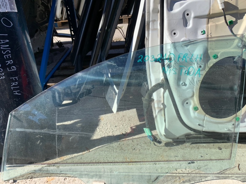 Стекло двери переднее левое TIIDA/VERSA C11 04-11 Стекло двери переднее левое TIIDA/VERSA C11 04-11