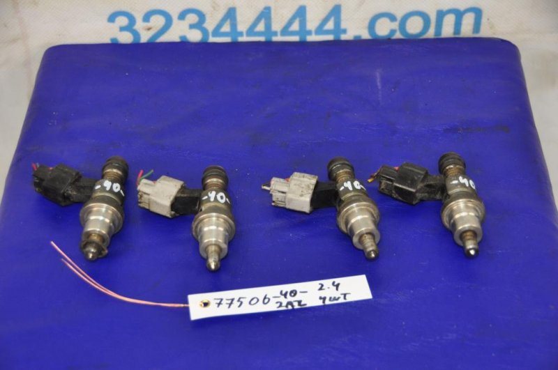 Форсунка топливная TOYOTA AVENSIS 03-08 23209-28030 Б/У