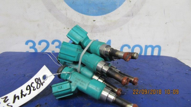 Запчасть форсунка топливная TOYOTA SIENNA 11-16 23209-0P010 Б/У Форсунка топливная TOYOTA SIENNA 11-16 23209-0P010 Б/У