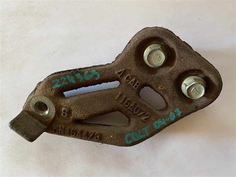 Запчасть кронштейн компрессора кондиционера MITSUBISHI COLT (Z30) 02-12 4A91 MN164473 Б/У Кронштейн компрессора кондиционера MITSUBISHI COLT (Z30) 02-12 4A91 MN164473 Б/У