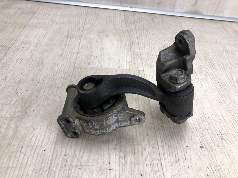 Подушка двигателя нижняя правая NISSAN PATHFINDER R52 12-21 2014 R52 3.5 VQ35DE 11360-3KA0A Б/У