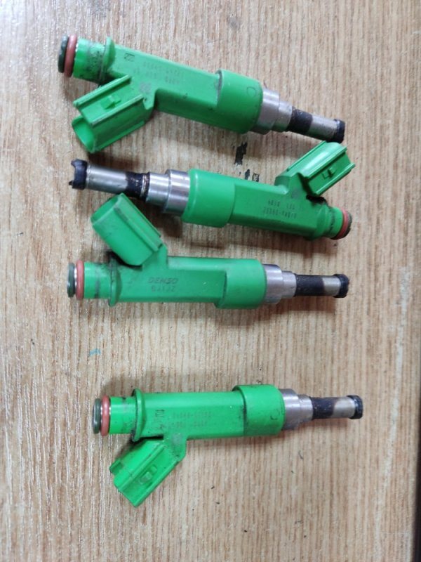 Запчасть форсунка топливная TOYOTA CAMRY 50 12-15 23209-09175 Б/У Форсунка топливная TOYOTA CAMRY 50 12-15 23209-09175 Б/У