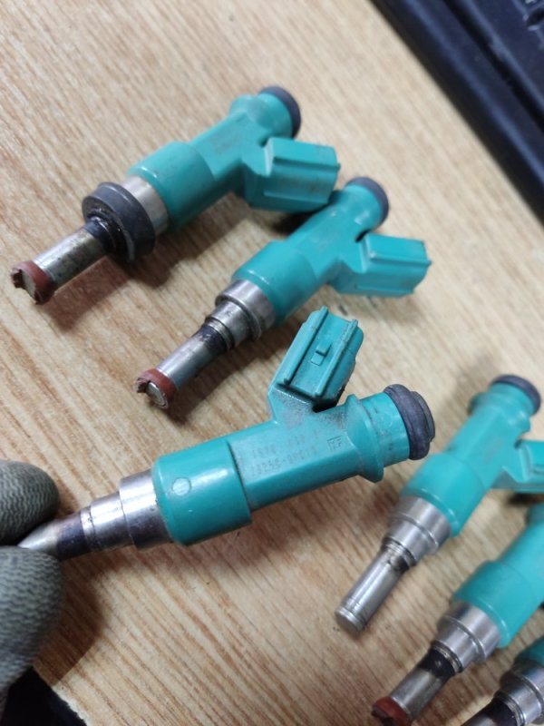 Форсунка топливная SIENNA 11-16 2011 GSL30 3.5 2GR-FE Форсунка топливная SIENNA 11-16 2011 GSL30 3.5 2GR-FE