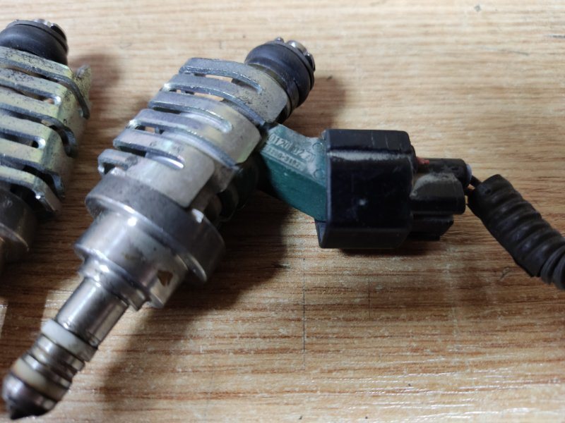 Форсунка топливная LEXUS IS250/350 05-13 23209-39057-B0 Б/У